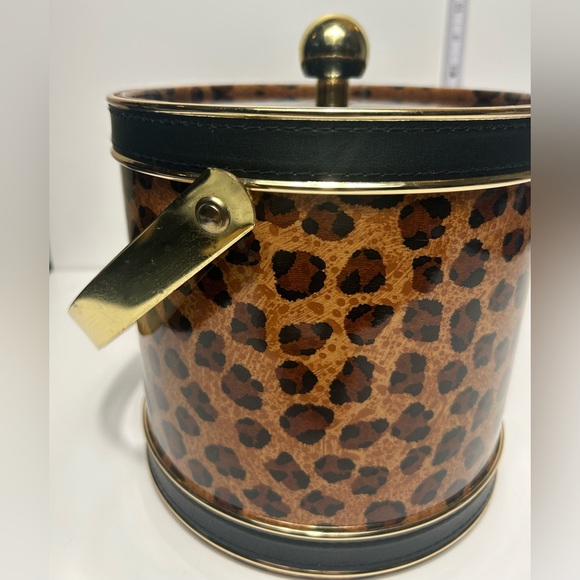 Vtg Mid Century Modern Ice Bucket Retro Leopard Gold Barware
#0305244 - Picture 7 of 16